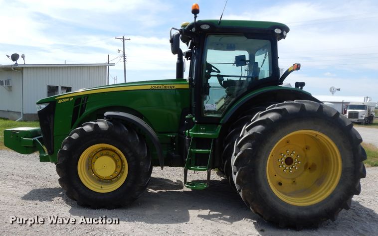 image for item DI7594 2013 John Deere 8285R  MFWD tractor