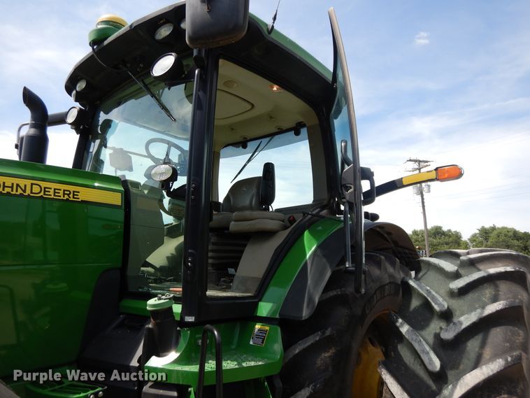 image for item DI7594 2013 John Deere 8285R  MFWD tractor