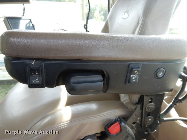 image for item DI7594 2013 John Deere 8285R  MFWD tractor