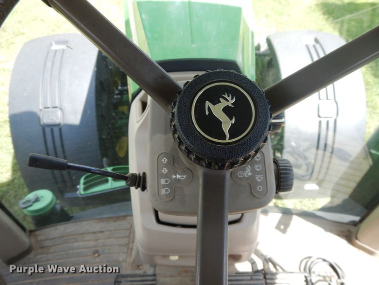 image for item DI7594 2013 John Deere 8285R  MFWD tractor