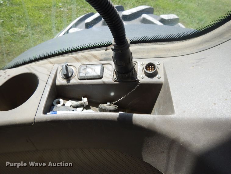 image for item DI7594 2013 John Deere 8285R  MFWD tractor