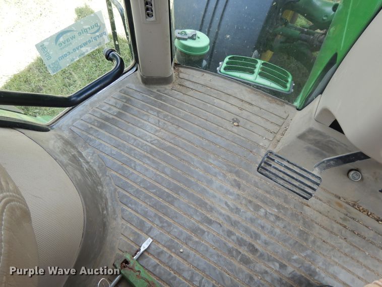 image for item DI7594 2013 John Deere 8285R  MFWD tractor