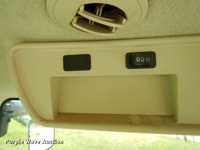 image for item DI7594 2013 John Deere 8285R  MFWD tractor