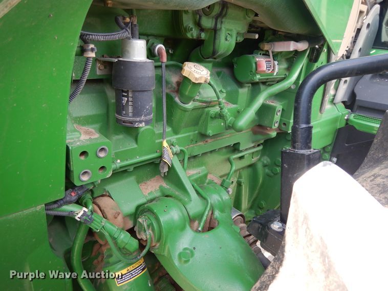image for item DI7594 2013 John Deere 8285R  MFWD tractor
