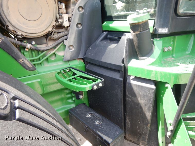 image for item DI7594 2013 John Deere 8285R  MFWD tractor