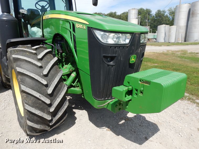 image for item DI7594 2013 John Deere 8285R  MFWD tractor