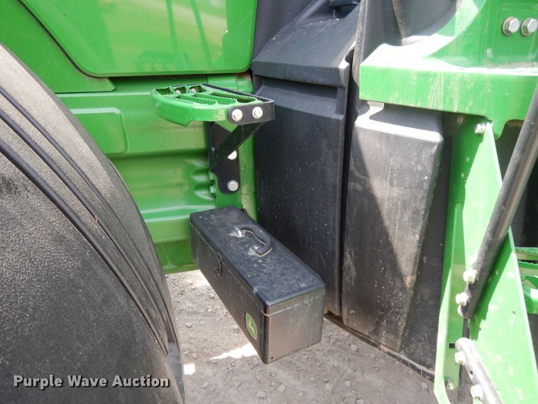 image for item DI7594 2013 John Deere 8285R  MFWD tractor