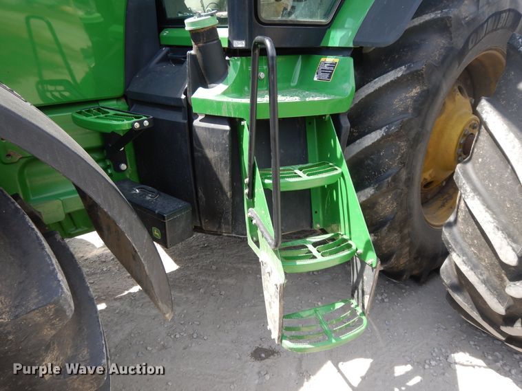 image for item DI7594 2013 John Deere 8285R  MFWD tractor