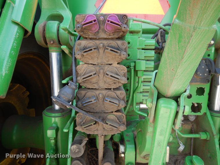 image for item DI7594 2013 John Deere 8285R  MFWD tractor