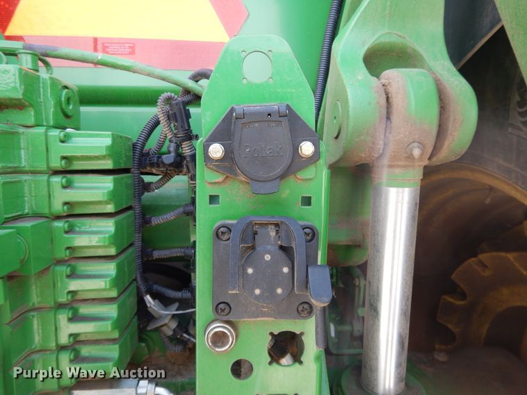 image for item DI7594 2013 John Deere 8285R  MFWD tractor