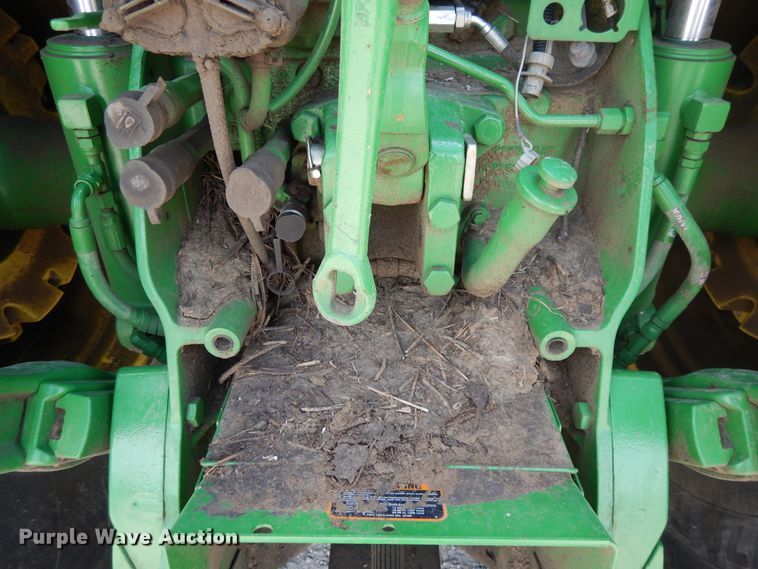 image for item DI7594 2013 John Deere 8285R  MFWD tractor