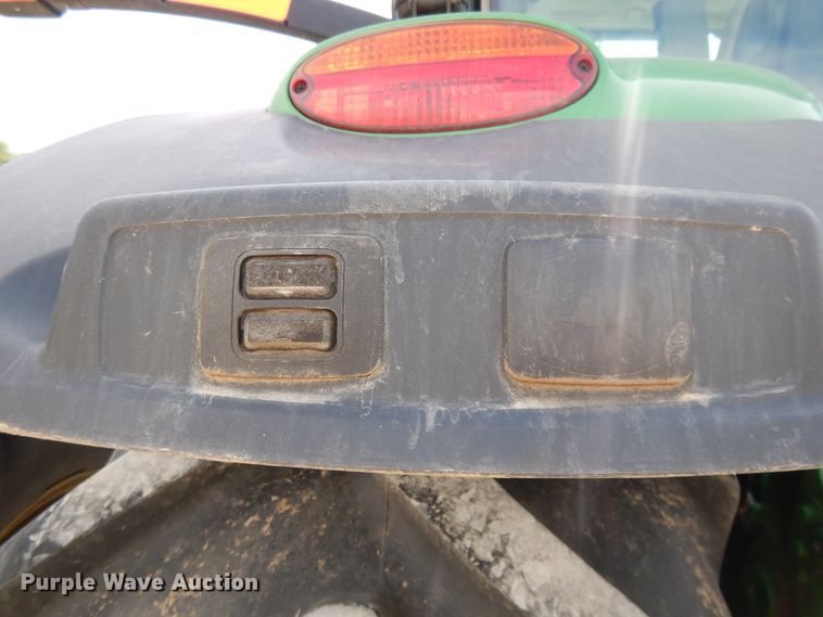 image for item DI7594 2013 John Deere 8285R  MFWD tractor