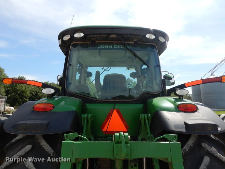 image for item DI7594 2013 John Deere 8285R  MFWD tractor