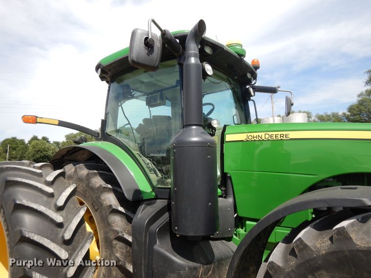image for item DI7594 2013 John Deere 8285R  MFWD tractor
