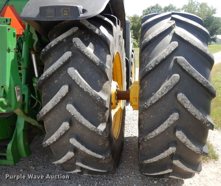 image for item DI7594 2013 John Deere 8285R  MFWD tractor