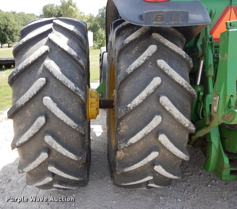 image for item DI7594 2013 John Deere 8285R  MFWD tractor