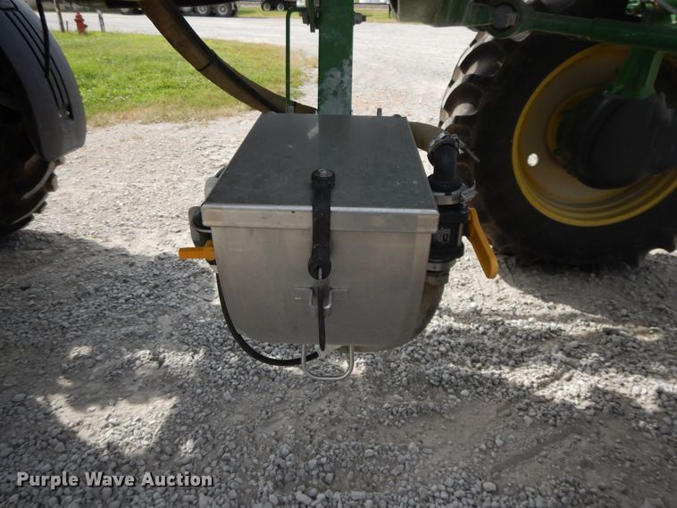 image for item DI7595 2013 John Deere 4630 sprayer