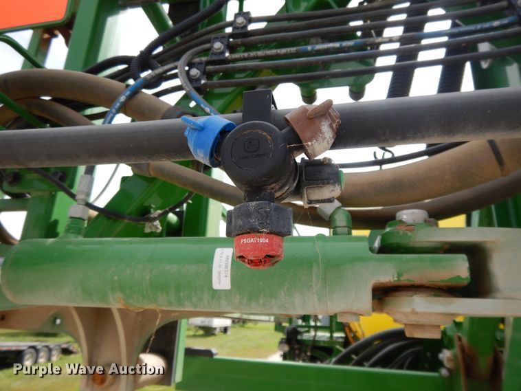 image for item DI7595 2013 John Deere 4630 sprayer