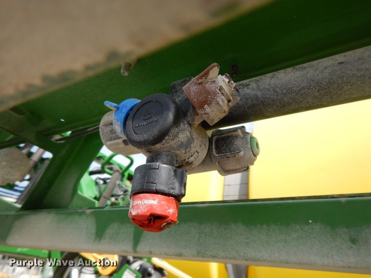 image for item DI7595 2013 John Deere 4630 sprayer
