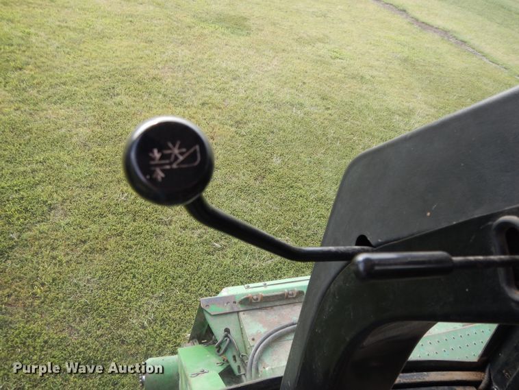 image for item DI7676 1988 John Deere 7720 Titan II RWA combine