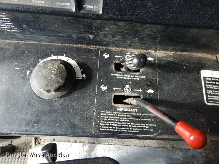 image for item DI7676 1988 John Deere 7720 Titan II RWA combine