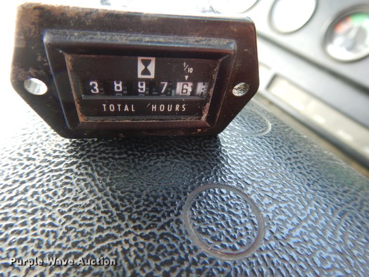 image for item DI7676 1988 John Deere 7720 Titan II RWA combine