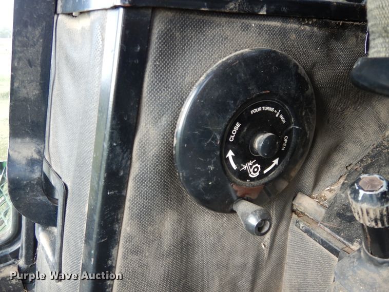 image for item DI7676 1988 John Deere 7720 Titan II RWA combine