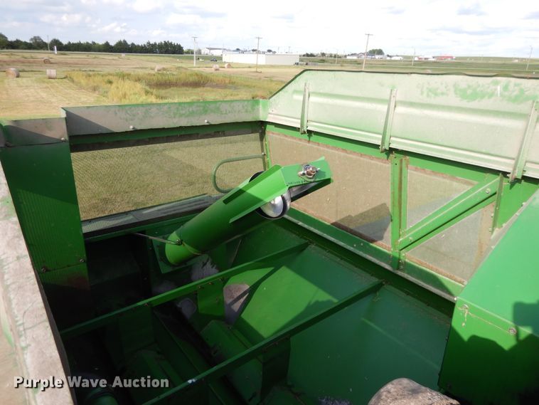 image for item DI7676 1988 John Deere 7720 Titan II RWA combine