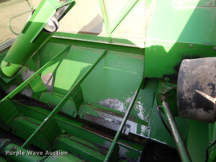 image for item DI7676 1988 John Deere 7720 Titan II RWA combine