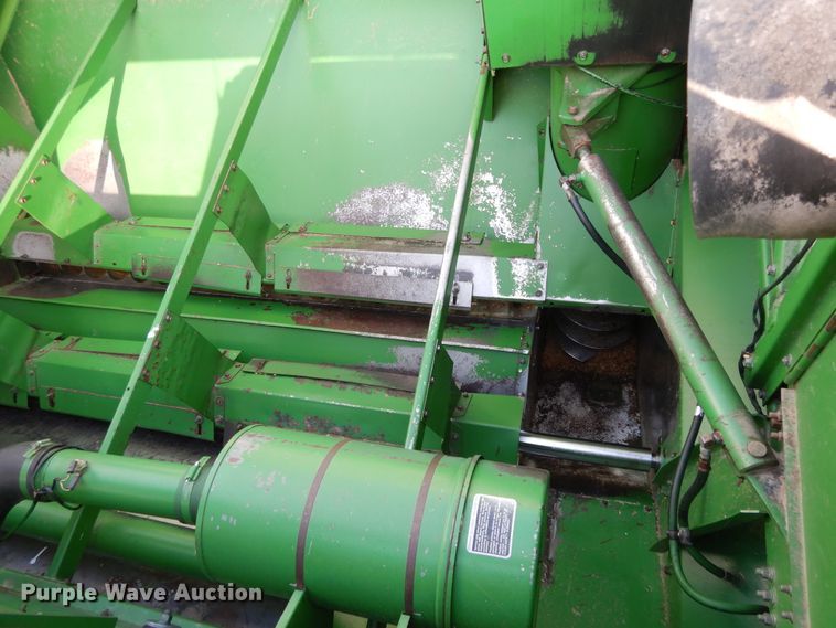 image for item DI7676 1988 John Deere 7720 Titan II RWA combine