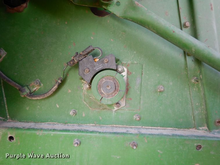 image for item DI7676 1988 John Deere 7720 Titan II RWA combine