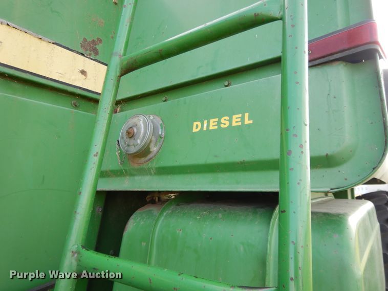 image for item DI7676 1988 John Deere 7720 Titan II RWA combine