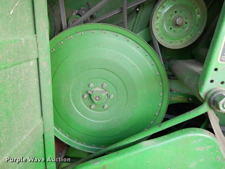 image for item DI7676 1988 John Deere 7720 Titan II RWA combine
