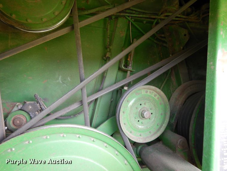 image for item DI7676 1988 John Deere 7720 Titan II RWA combine