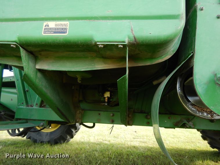 image for item DI7676 1988 John Deere 7720 Titan II RWA combine