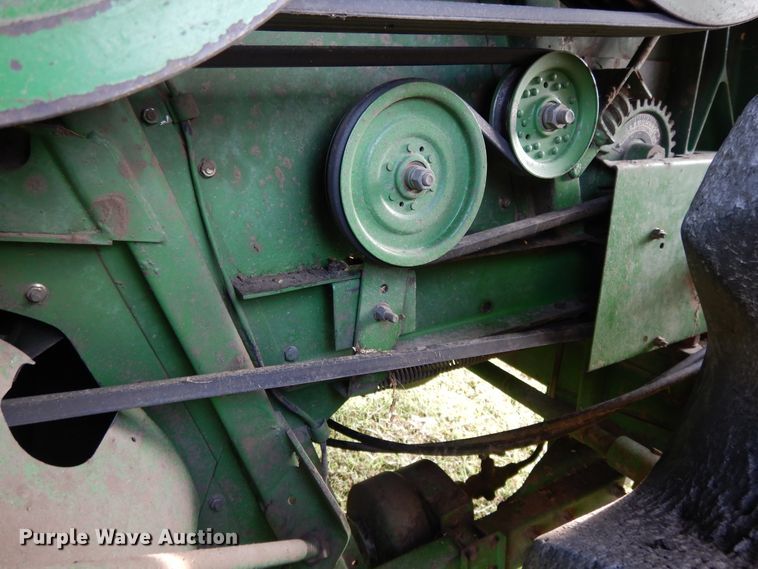 image for item DI7676 1988 John Deere 7720 Titan II RWA combine