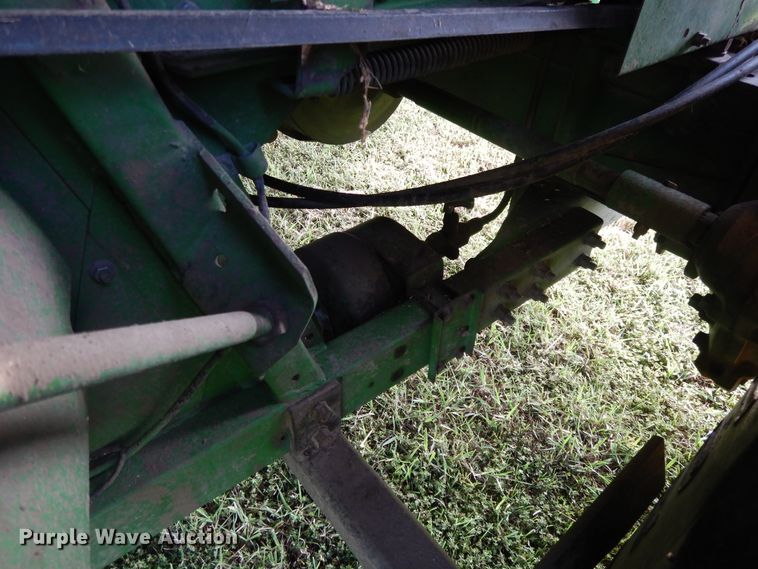 image for item DI7676 1988 John Deere 7720 Titan II RWA combine