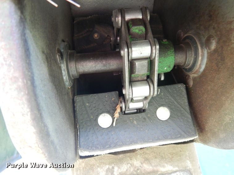 image for item DI7676 1988 John Deere 7720 Titan II RWA combine