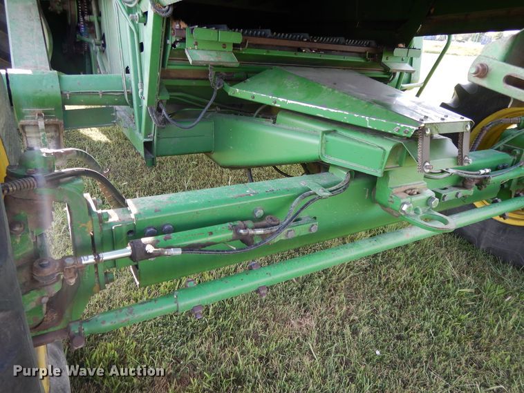 image for item DI7676 1988 John Deere 7720 Titan II RWA combine