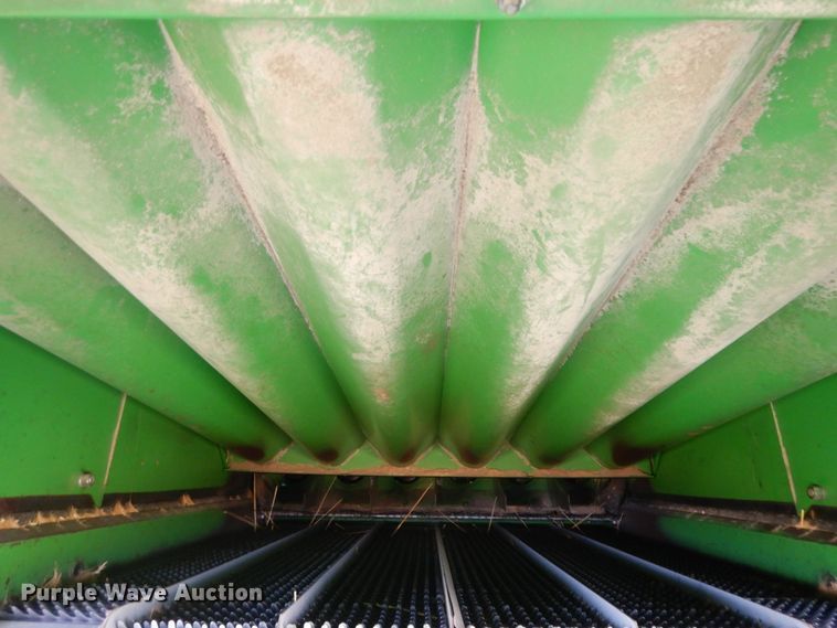 image for item DI7676 1988 John Deere 7720 Titan II RWA combine