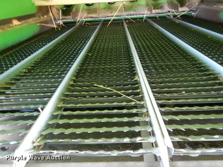 image for item DI7676 1988 John Deere 7720 Titan II RWA combine