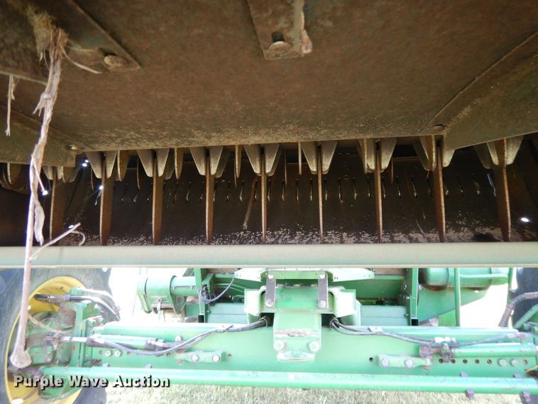 image for item DI7676 1988 John Deere 7720 Titan II RWA combine