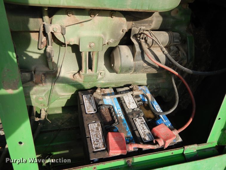 image for item DI7676 1988 John Deere 7720 Titan II RWA combine