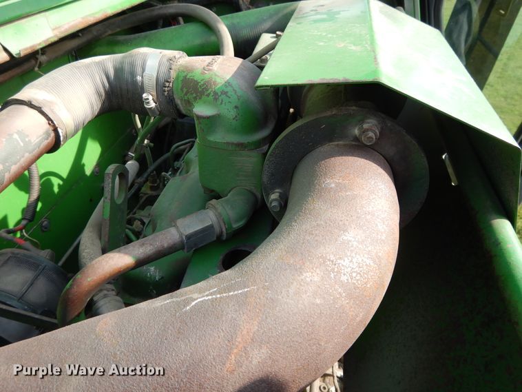 image for item DI7676 1988 John Deere 7720 Titan II RWA combine