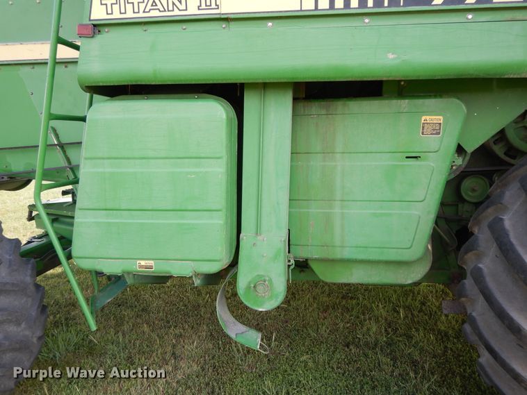 image for item DI7676 1988 John Deere 7720 Titan II RWA combine