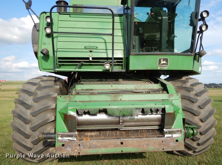 image for item DI7676 1988 John Deere 7720 Titan II RWA combine