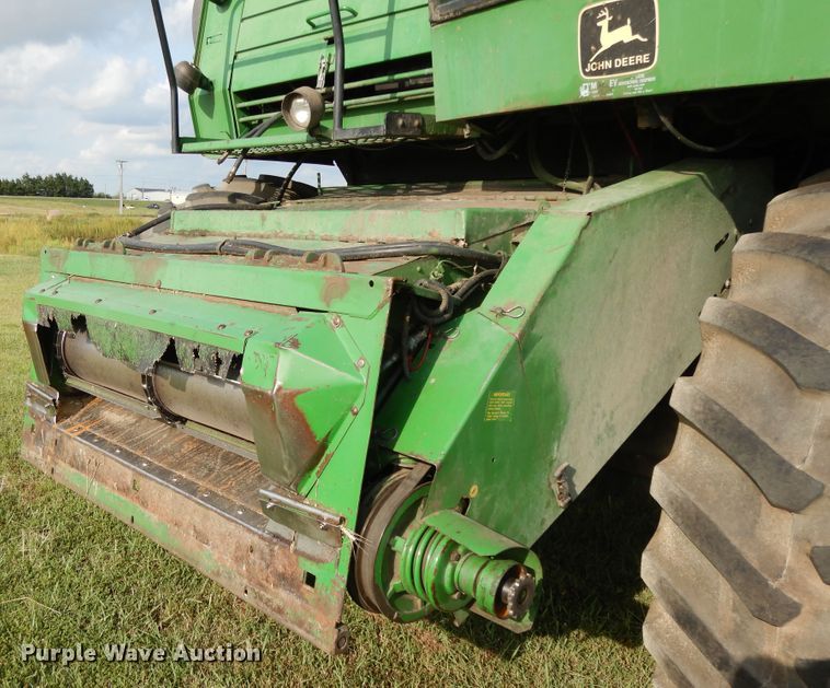 image for item DI7676 1988 John Deere 7720 Titan II RWA combine