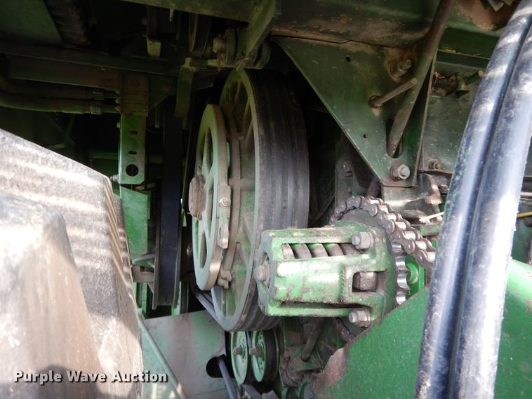 image for item DI7676 1988 John Deere 7720 Titan II RWA combine