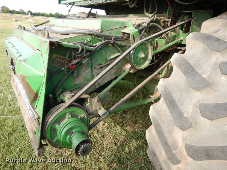 image for item DI7676 1988 John Deere 7720 Titan II RWA combine