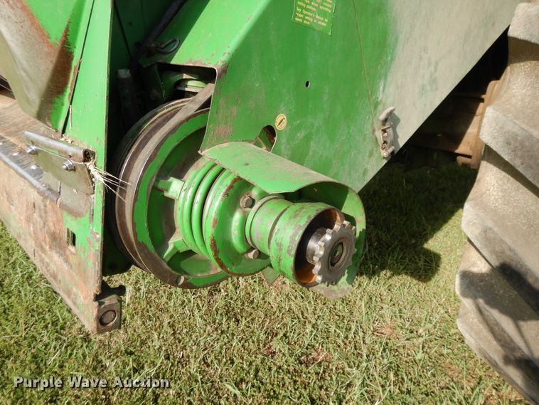 image for item DI7676 1988 John Deere 7720 Titan II RWA combine